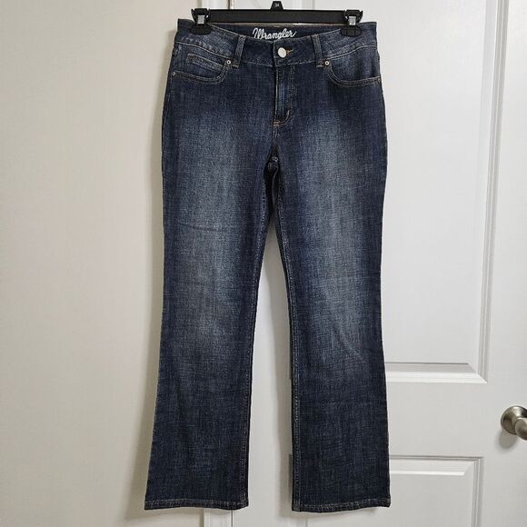 Wrangler Bootcut Jeans Women's 11x32 (30x31.5) Blue Embroidered Logo Patch EUC - Picture 1 of 9